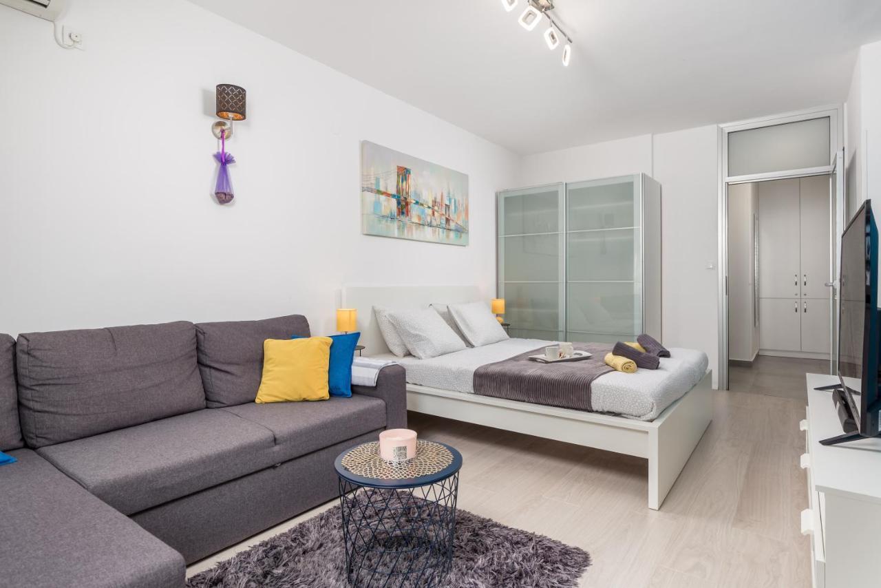 Sunny Studio Apartment With Balcony Рієка Екстер'єр фото