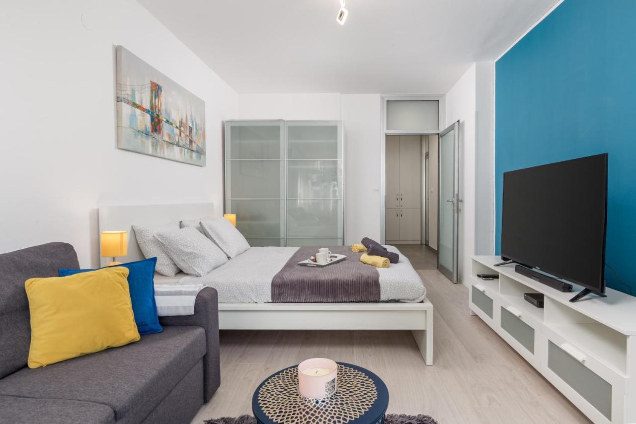 Sunny Studio Apartment With Balcony Рієка Екстер'єр фото