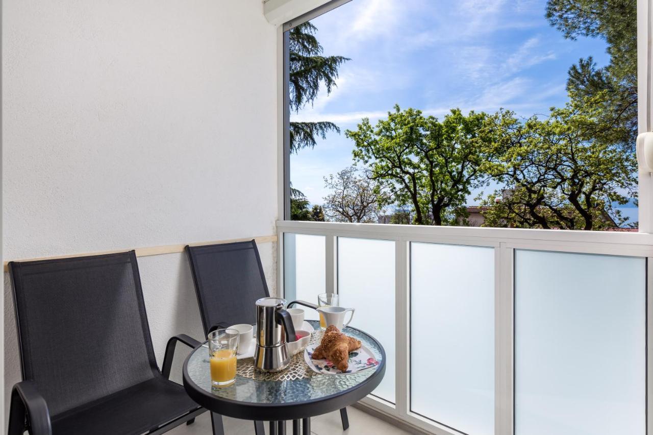 Sunny Studio Apartment With Balcony Рієка Екстер'єр фото
