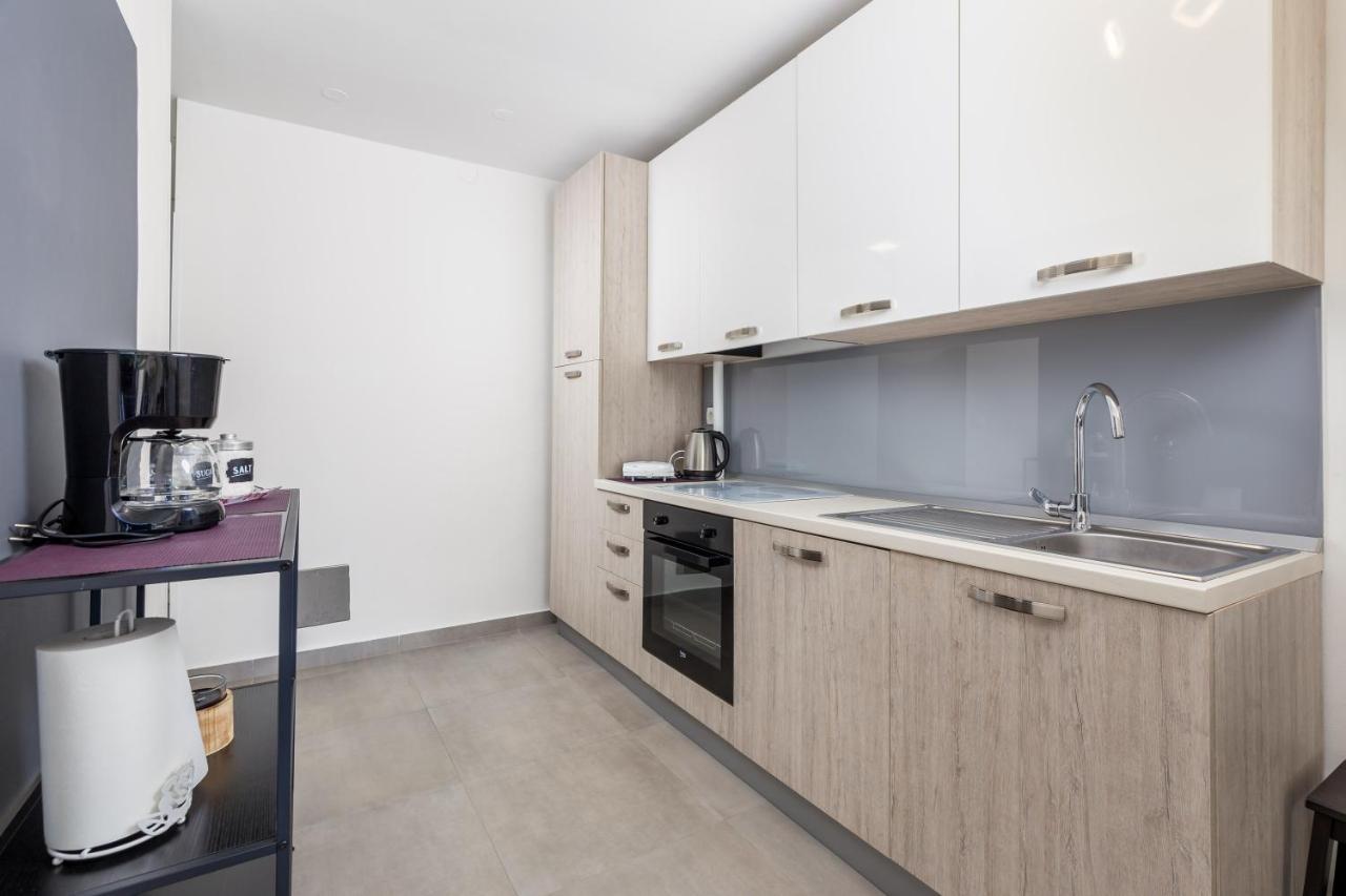 Sunny Studio Apartment With Balcony Рієка Екстер'єр фото
