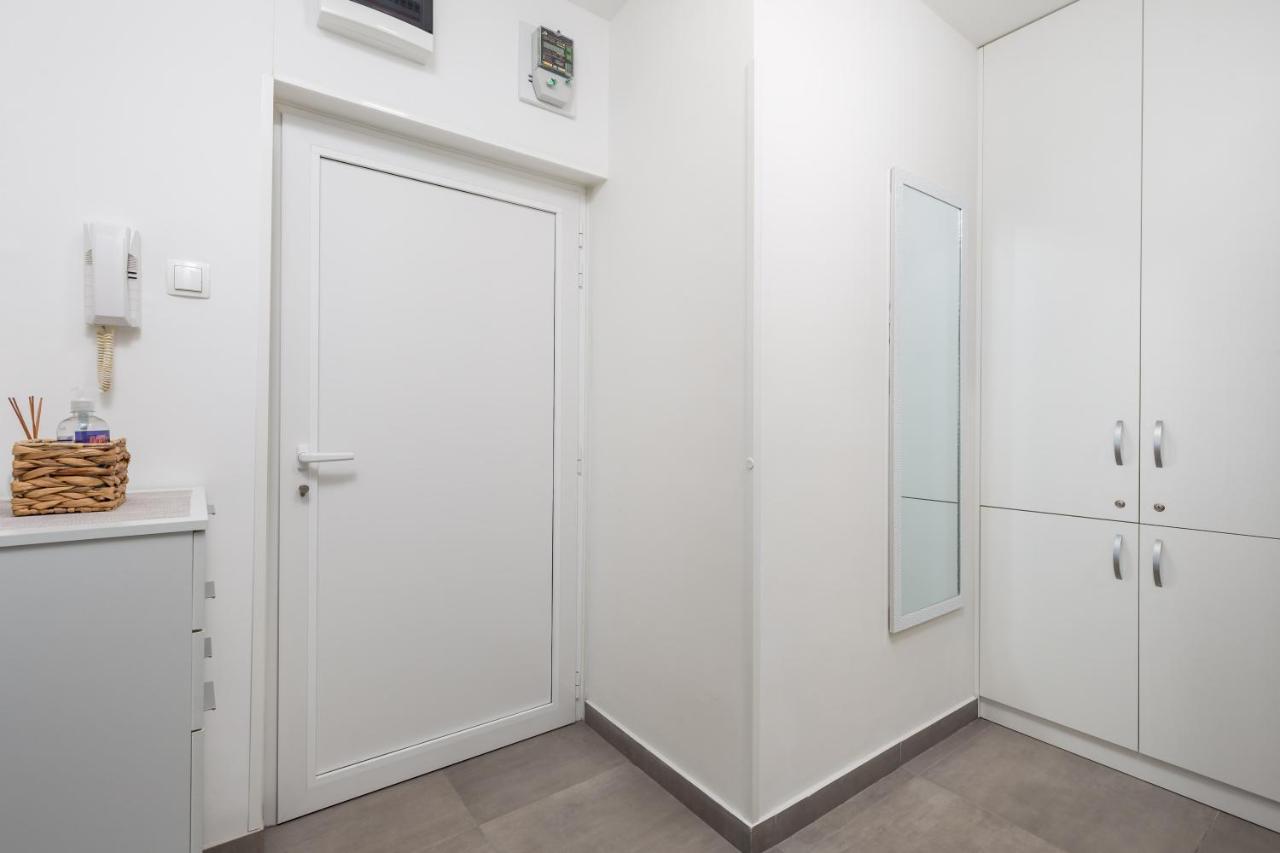 Sunny Studio Apartment With Balcony Рієка Екстер'єр фото
